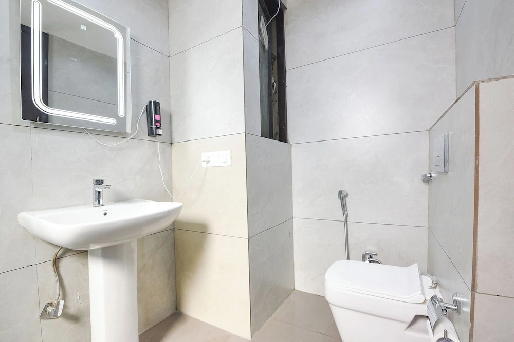 FabHotel Giriraj Hospitality - 100 Meters From Narayana Hospital | Gurugram