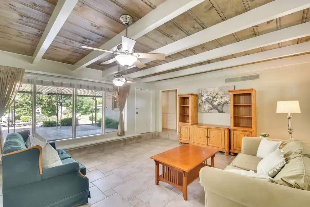 8 Mi to Dtwn: Spacious Home w/ Fire Pit in Fresno!