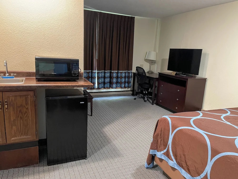 Amerivu Inn & Suites