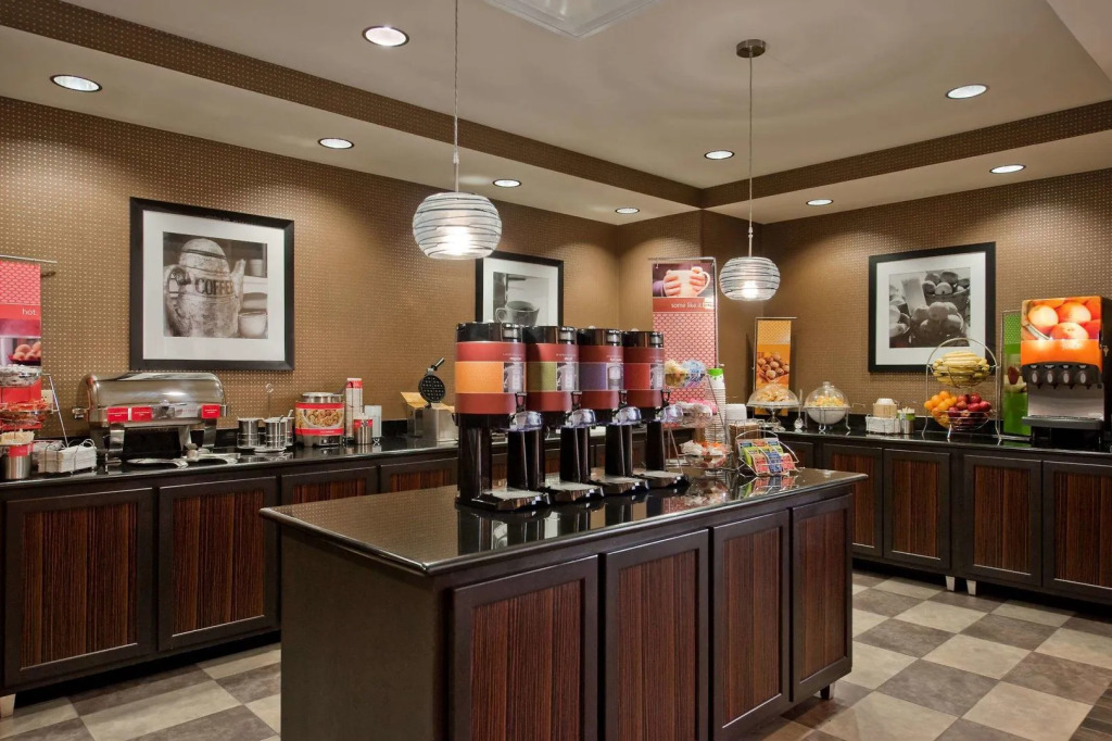 Hampton Inn & Suites Detroit/Airport Romulus