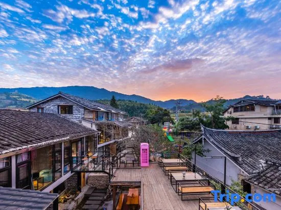 Huasao·1949 Designer Parent-Child Vacation Type Smart Homestay (Nanjing Yunshuiyao Waterwheel Store）