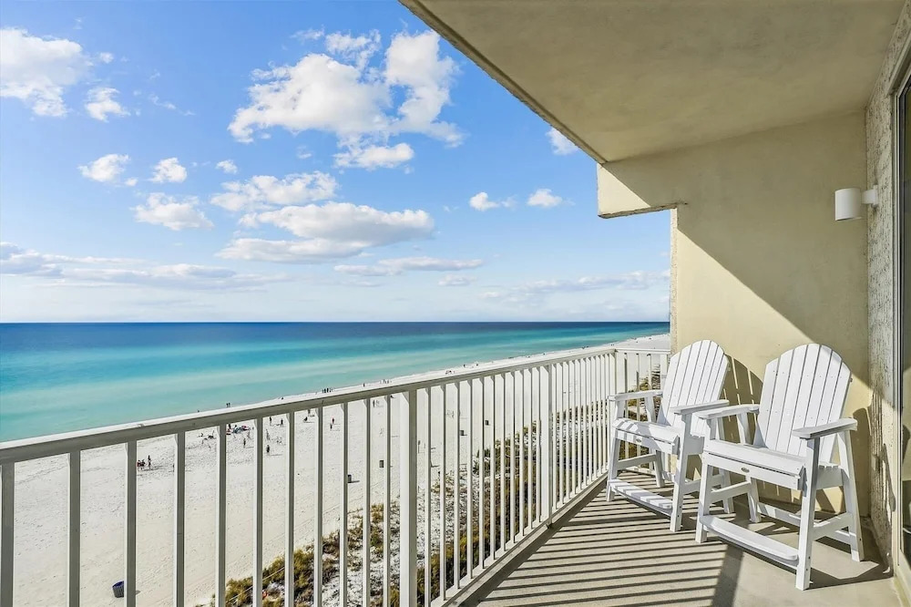 Shores Of Panama 630-1bd+bunks, Sleeps 6. Beach Front! Free Fun! Reserved Parking Space 1 Bedroom Condo by RedAwning