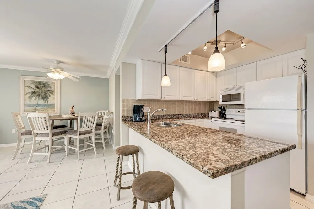 Midnight Cove Ii 111f - Spectacular Vacation Rental! 2 Bedroom Condo