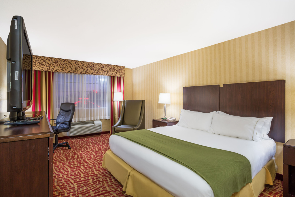 Holiday Inn Express Layton - I-15 by IHG