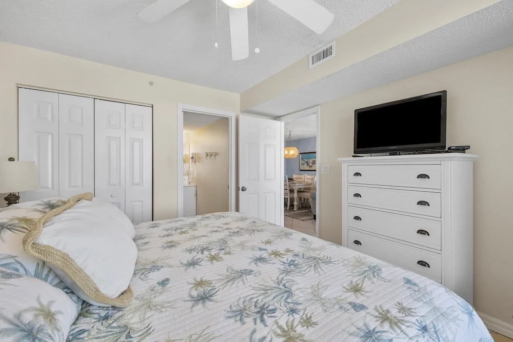Pelican Beach 1412 2 Bedroom Condo by Pelican Beach Management