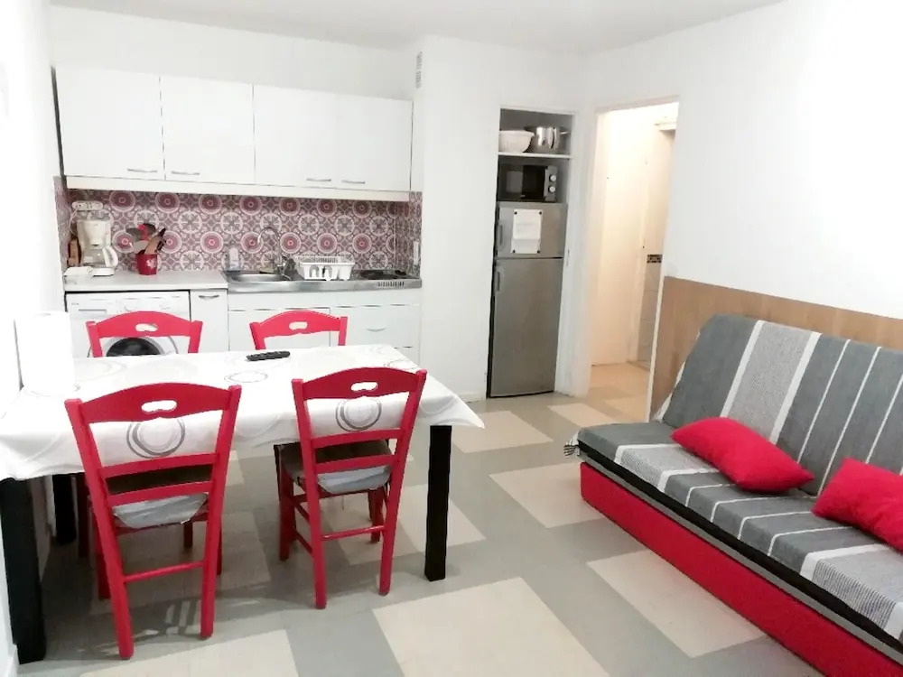 Apartment With One Bedroom In Saint Raphael With Furnished Balcony And Wifi 100 M From The Beach
