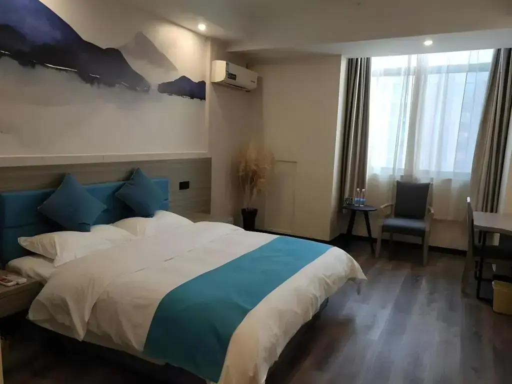 GreenTree Inn Wuxi Huishan District Taihu Huanle Garden Qianqiao Express Hotel