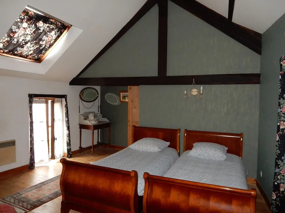 House With one Bedroom in Mer, With Enclosed Garden and Wifi