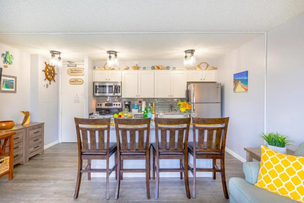 Beautiful 7th Floor with Partial Ocean Views | 1 Block to Beach | Free Parking & WIFI