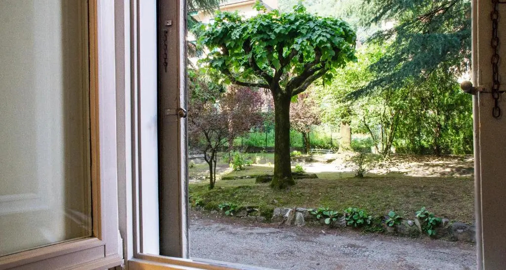 ALTIDO Splendid 3BR Apt with Parking and Terrace in Como