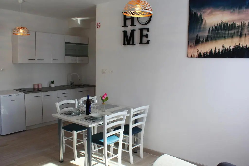 Neda Holiday House