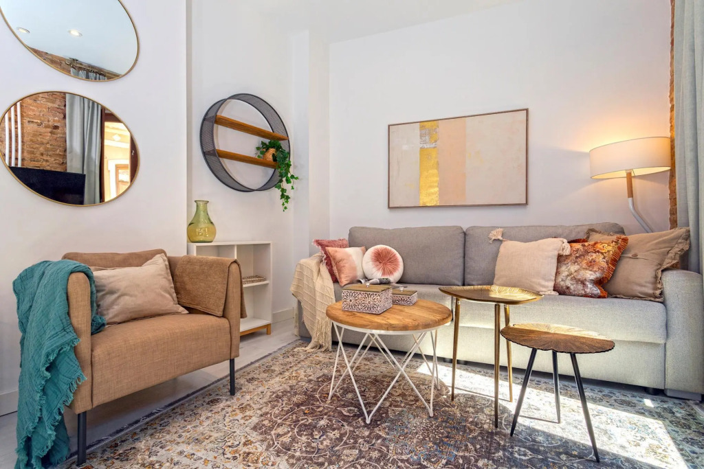 Beautiful one-bedroom apartment near the Cathedral. Zacatin 301