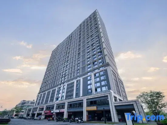 Anyue High-altitude Movie Hotel (Chongqing University Town Weidianyuan Subway Station Branch)