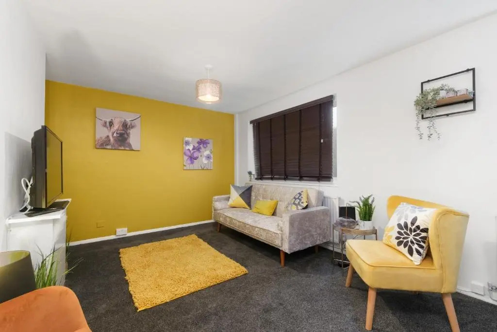 Brambles House West Drayton 3 Bedroom