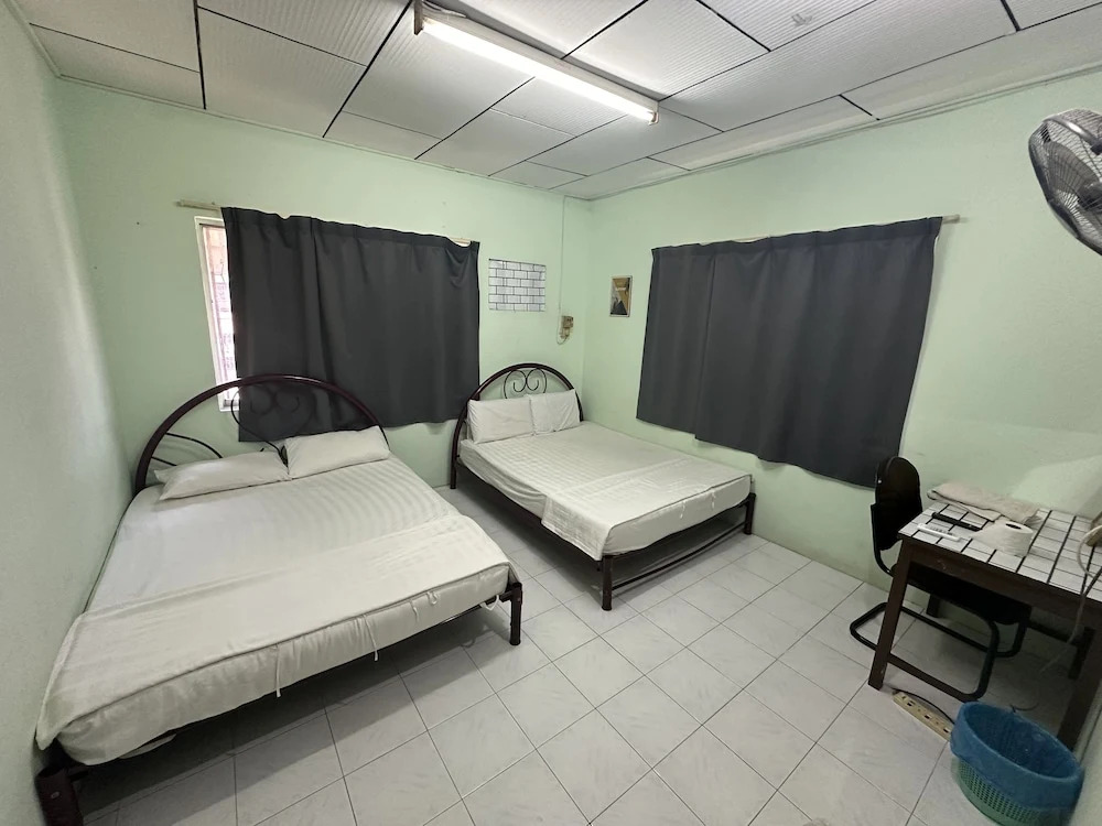 OYO 90881 Top Star Hotel