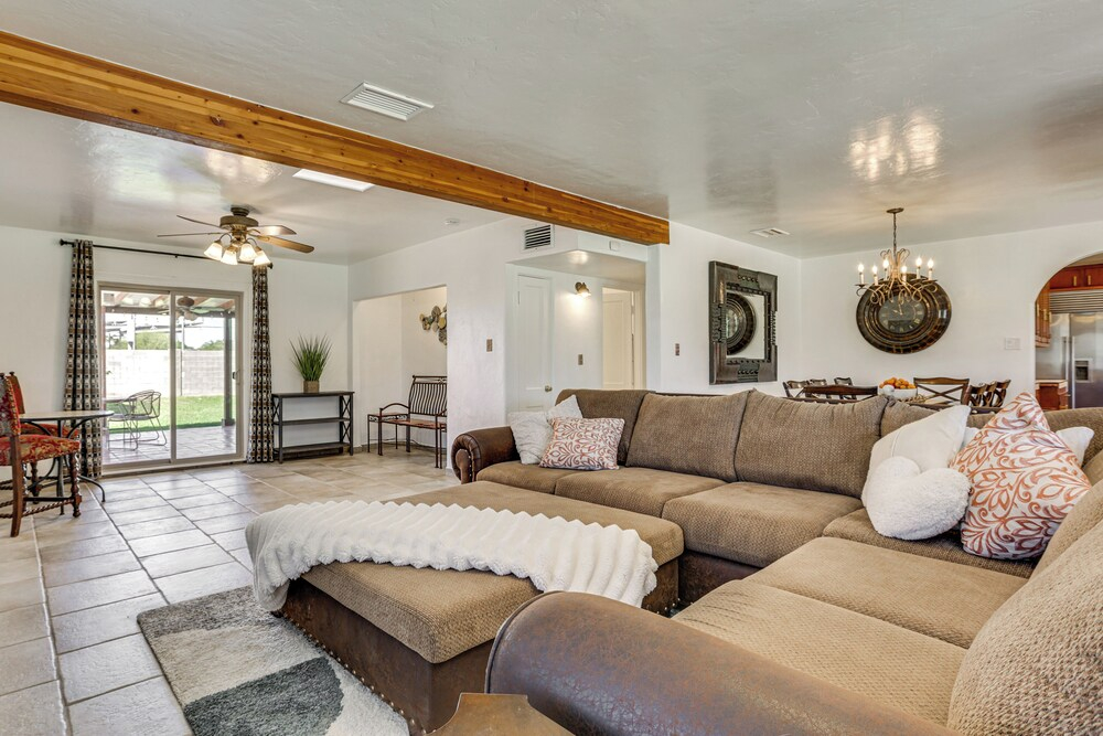 Walkable Uptown Gem! 3 Mi to Phoenix Mtns Preserve