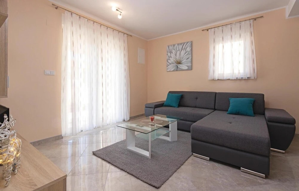 Four-Bedroom Holiday Home In Vodnjan