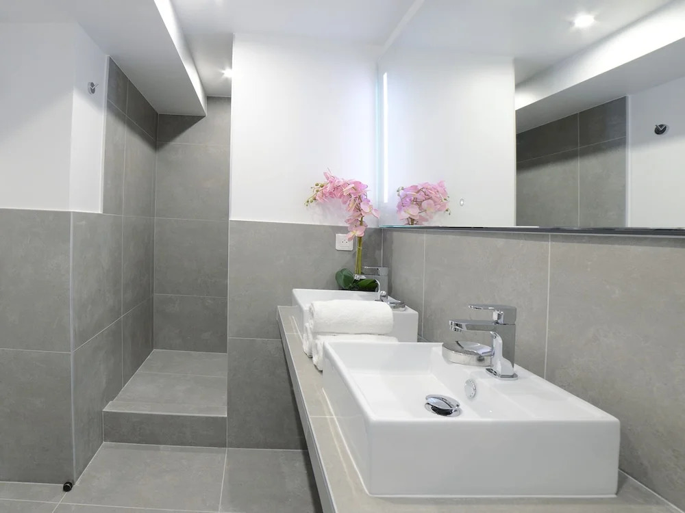Luxury 4BDR Le Louvre I by Livinparis