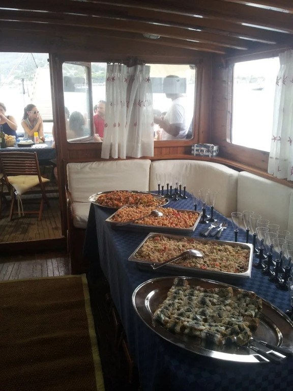 Liveaboard & Diving Safari - Aegadian Islands Tour