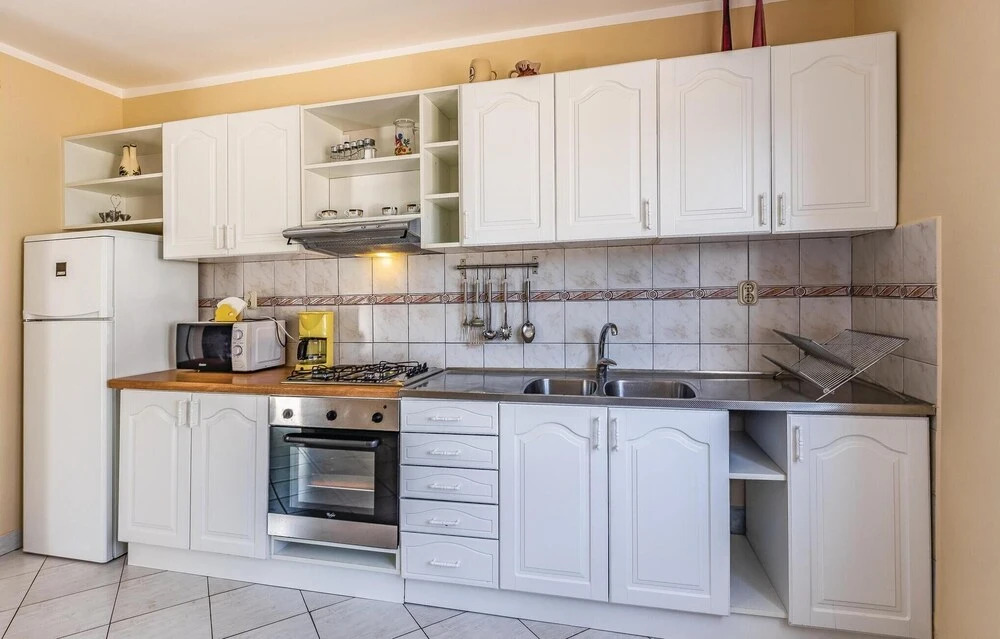 Stunning Home in Pula With Wifi and 2 Bedrooms