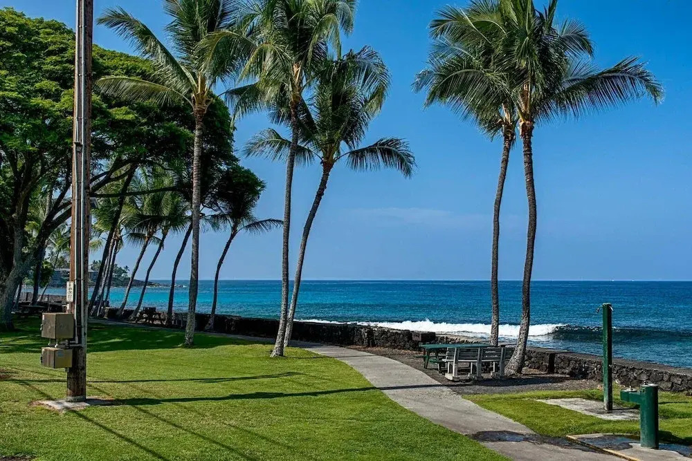 Complete Remodel - Ocean & Mountain Views - Concierge - Walk to Magic Sands - Vrkcv