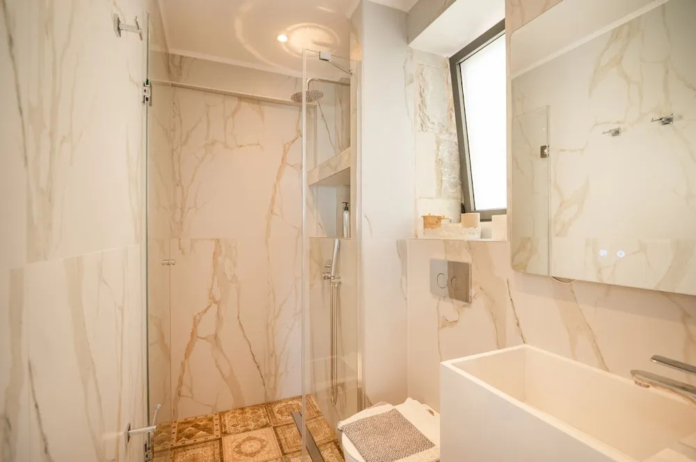 Olive Grove Panorama Suite Pende