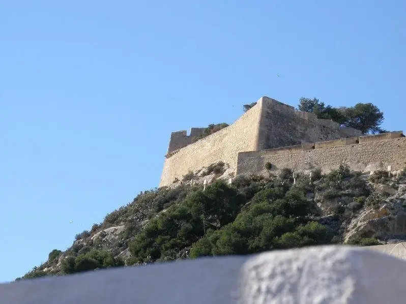 Edificio Mediterraneo 72