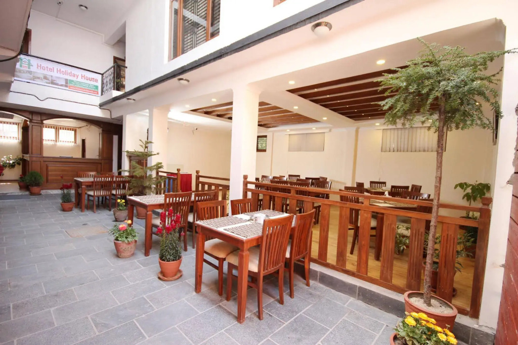 Hotel Holiday House