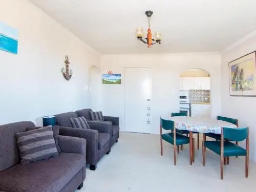 Seabreeze 4 opposite the bowling club Tuncurry