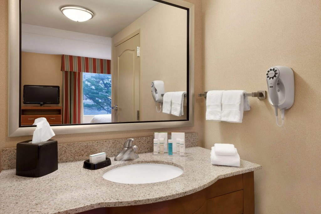 Hampton Inn & Suites East Hartford