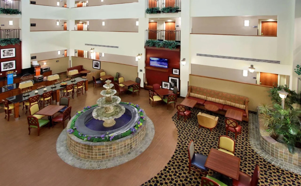 Hampton Inn & Suites By Hilton - Rockville Centre