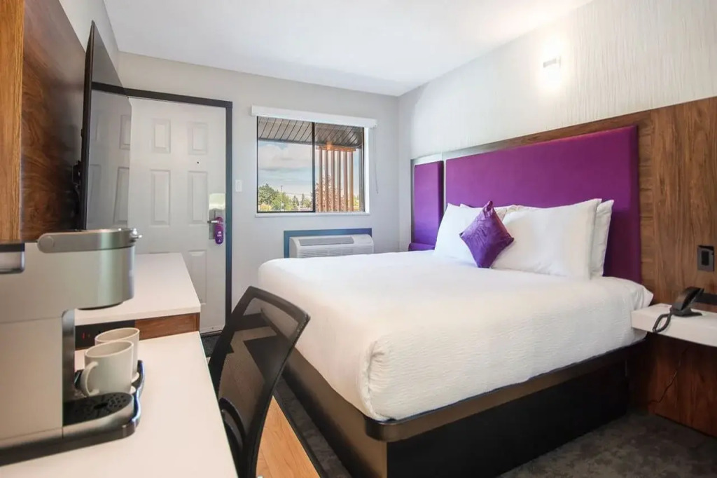 Coast Courtenay Hotel