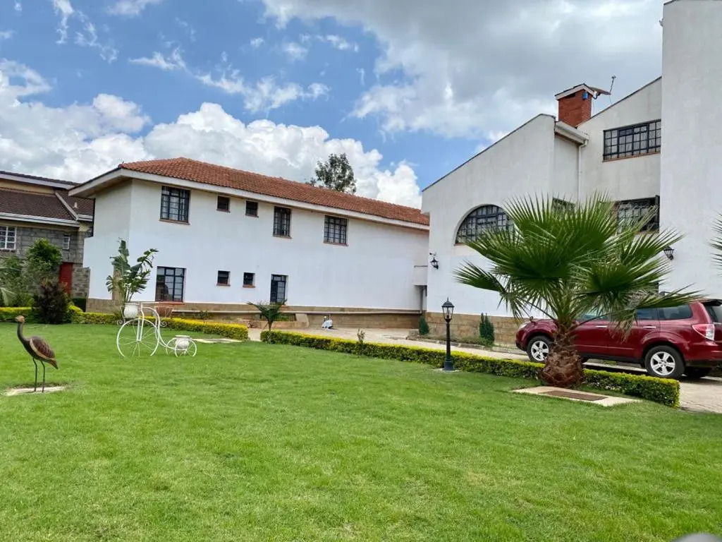 Lovely 2 and 1 bedroom guest units Karen
