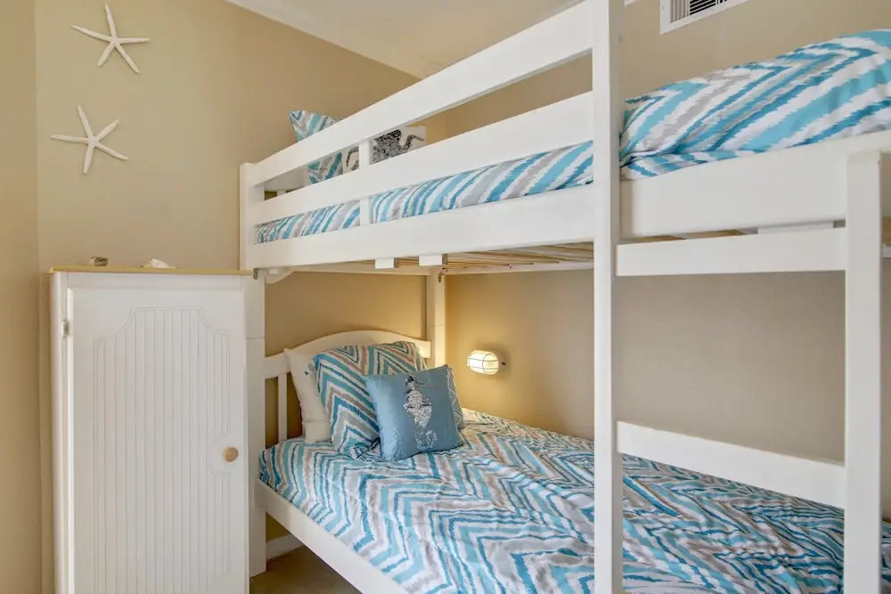 Seascape 2318 1 Bedroom Apts by RedAwning
