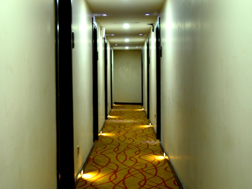 Pearl City Hotel