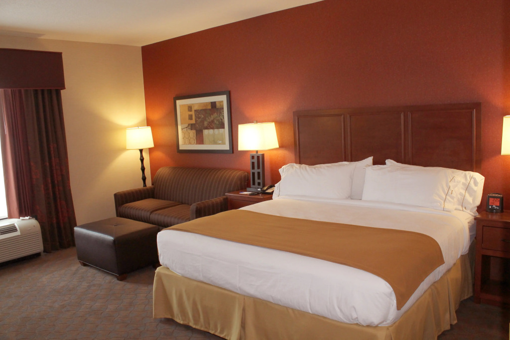 Holiday Inn Express & Suites Paducah West by IHG
