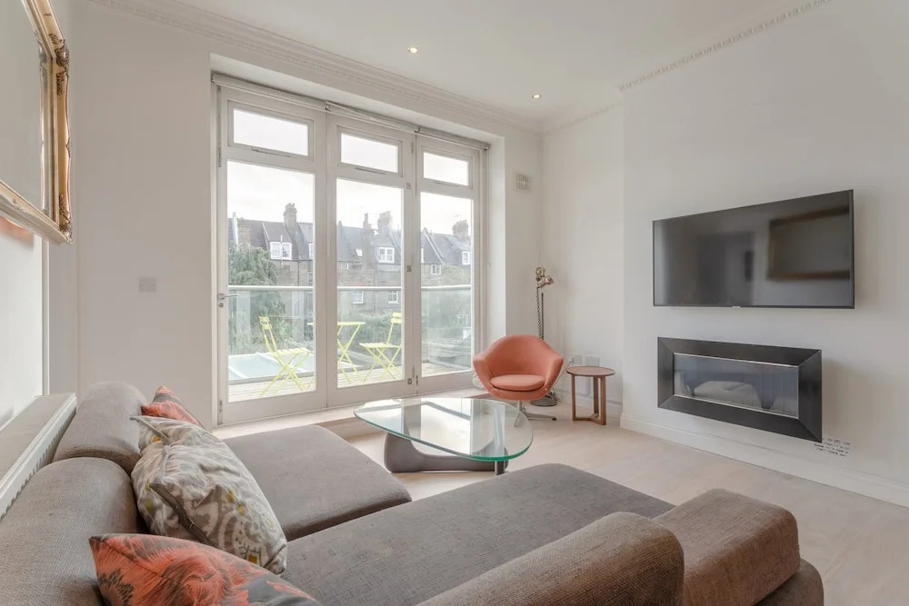 2 Bedroom Apartment Near Queens Park