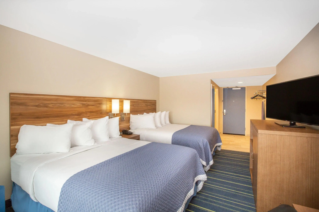 Days Inn & Suites by Wyndham Kearney NE
