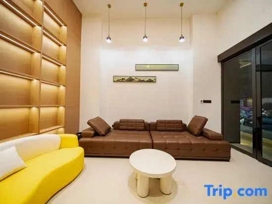 Xishang Mantingju Hotel (Jingdezhen People Square Tao Yang Alley)