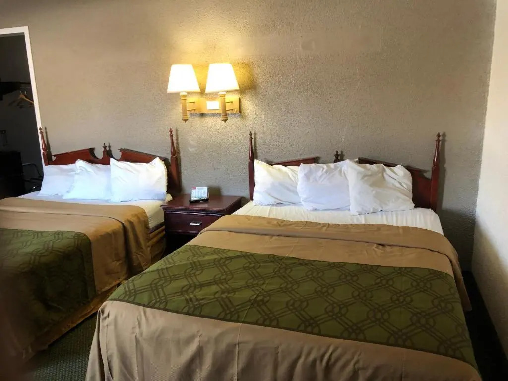Posh Inn & Suites