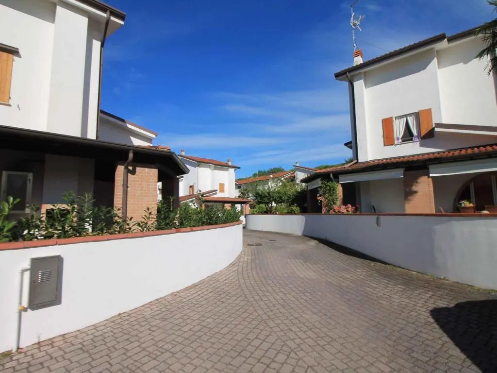 Apartment in Eraclea Mare 40811