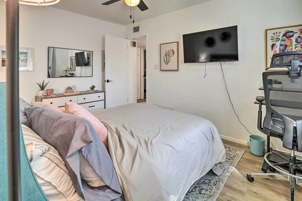 Scottsdale Retreat w/ Hot Tub, 2 Mi to Old Town