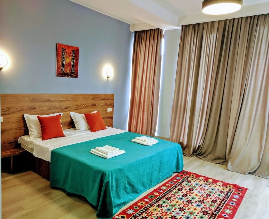 Hotel Canvas