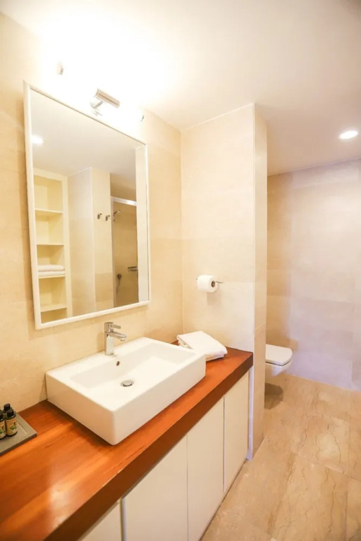Private Garden Oasis in 4-bed Flat, With Hotel Perks
