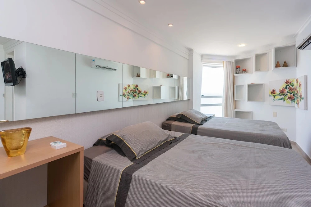 RAD2704 Fine oceanfront flat Boa Viagem