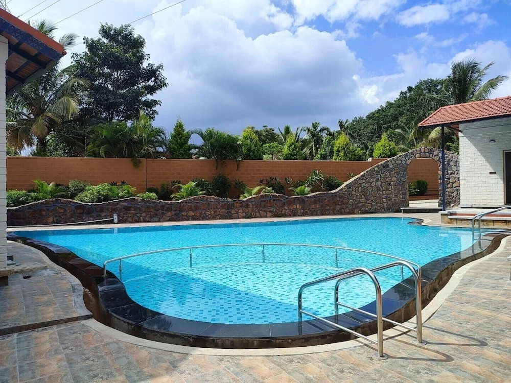 Nirvana Club Resort and Spa