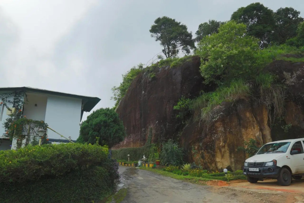 Deshadan Mountain Resort -The highest resort in Munnar