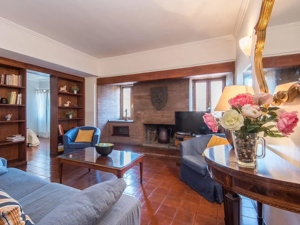RSH Giulia Large Piazza Navona Apartment