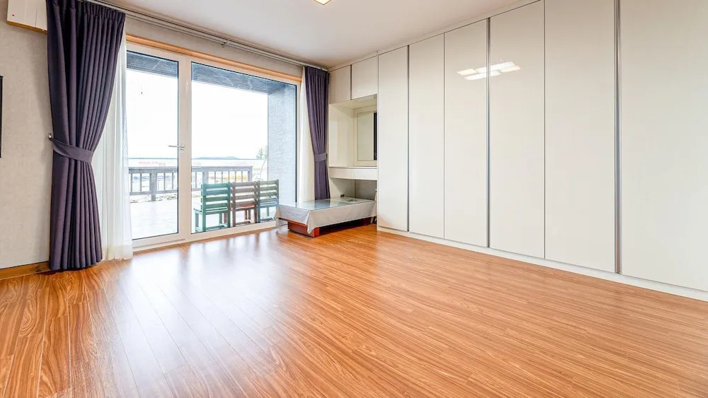 Jeju Batdol Pension