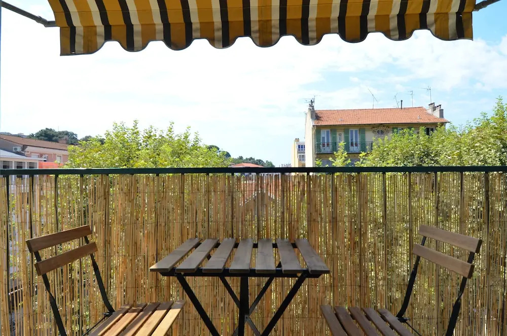 Cosy apartment 4 persons near Train Station Nice Riquier